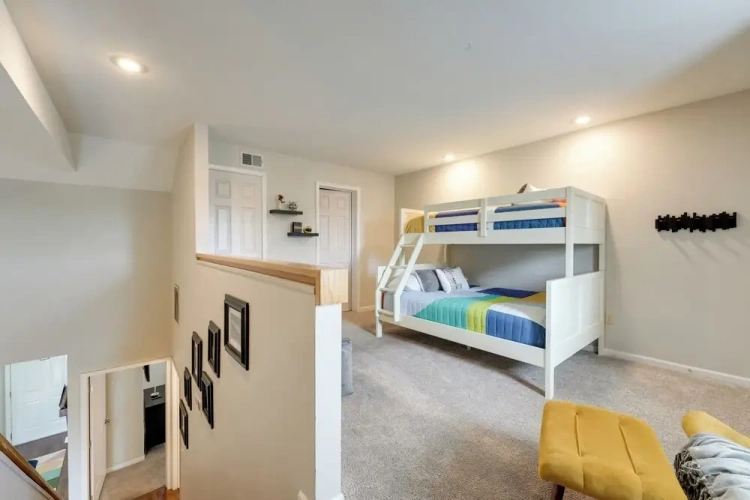 2 Bedrooms Apartment