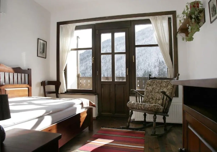 Standard Twin room with view