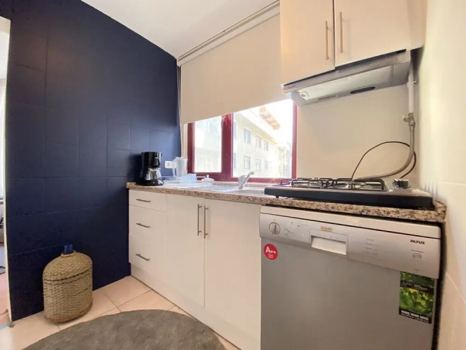Central Flat With Balcony and Terrace in Sisli