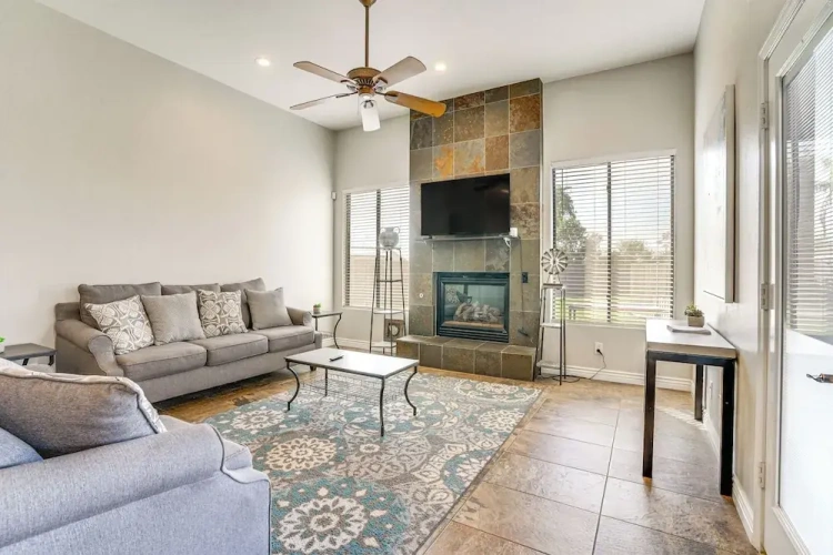 5 Bedrooms Cottage
