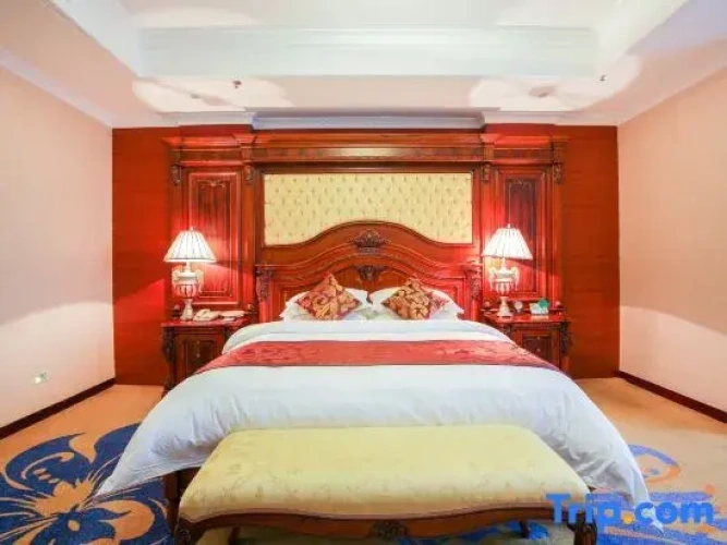 Deluxe Suite