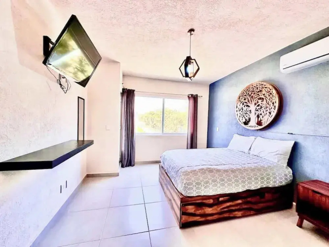 Private Jacuzzi and Pool 2 Level House