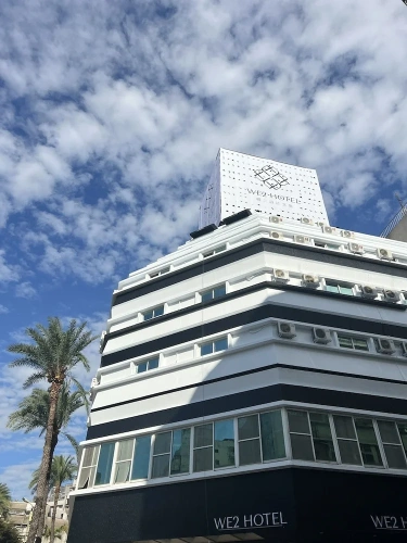 We2 Hotel