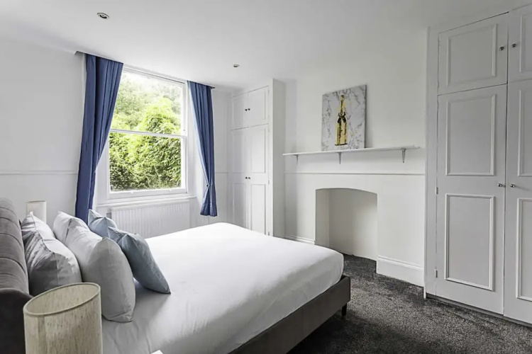 Clapham Charm: 2-bedroom Beauty