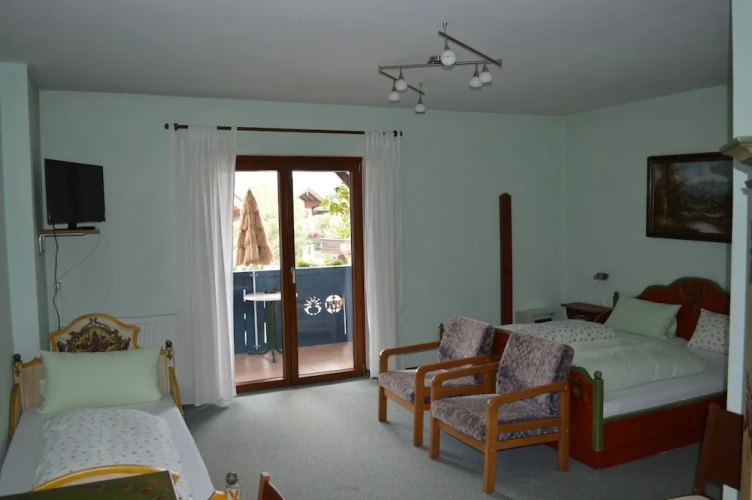 Standard Triple room with balcony