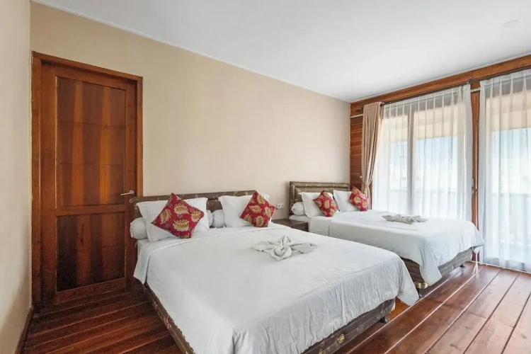 Standard Quadruple room with balcony