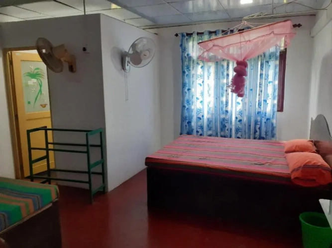 Standard Quadruple room with garden view