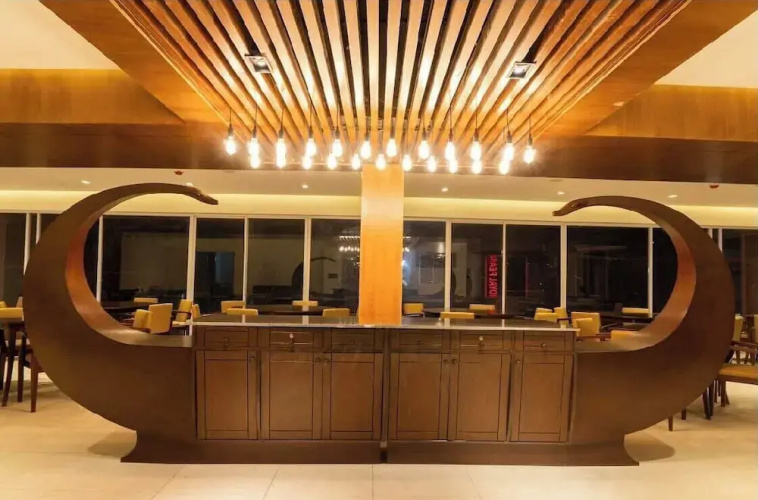 Royal Pearl Suites