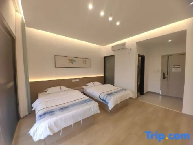Standard Twin room with balcony