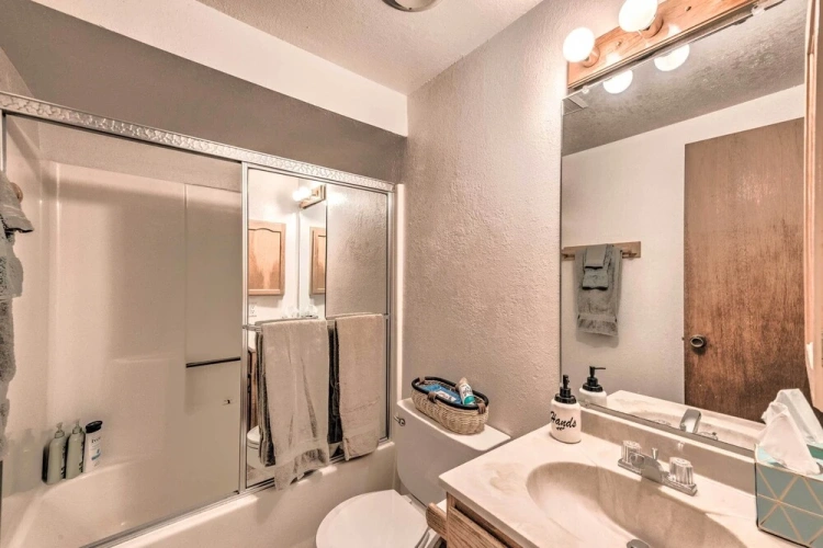 3 Bedrooms Apartment
