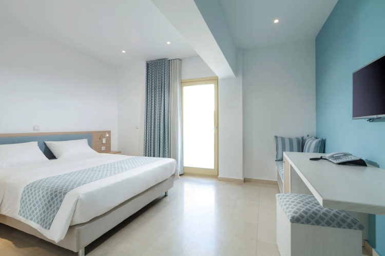 Zephyros Hotel