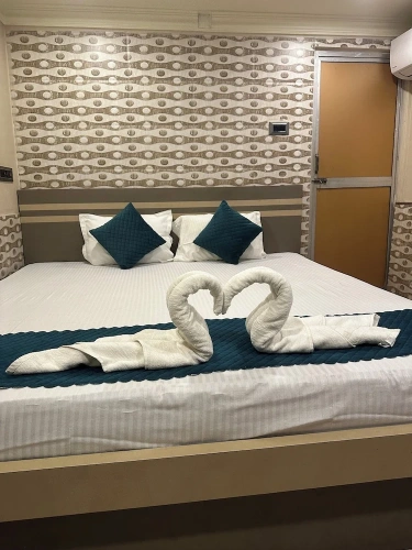 Deluxe Double room with city view