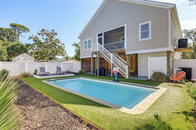 4 Bedrooms Cottage with balcony