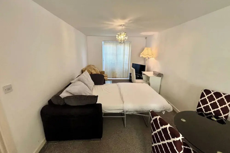 2 Bed Apartment-sleeps 4-free Parking