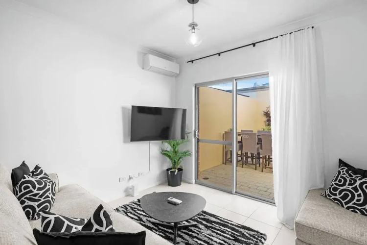 Best Location Armadale Sleeps 6