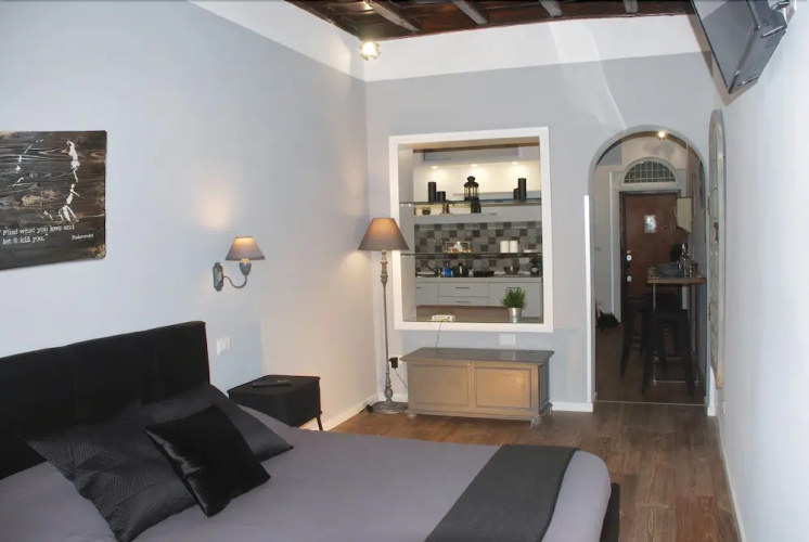 Monti House 118