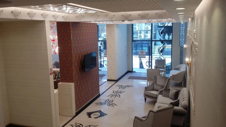 MB Deluxe Hotel