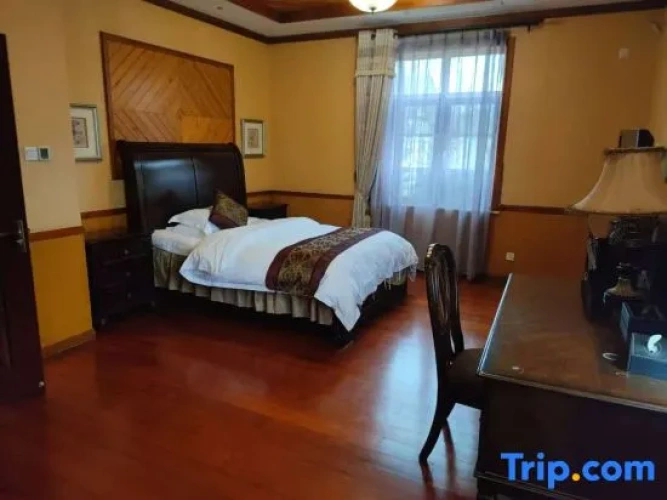 2 Bedrooms Villa