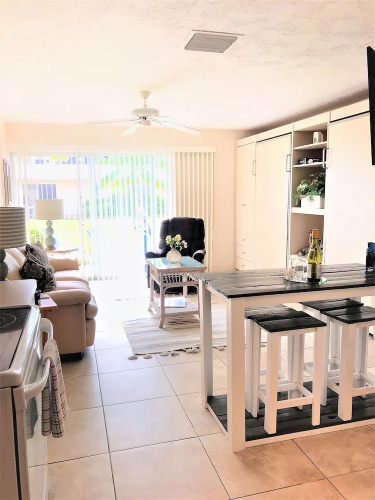 Jamaica Royale 015 - 1 Br Apts