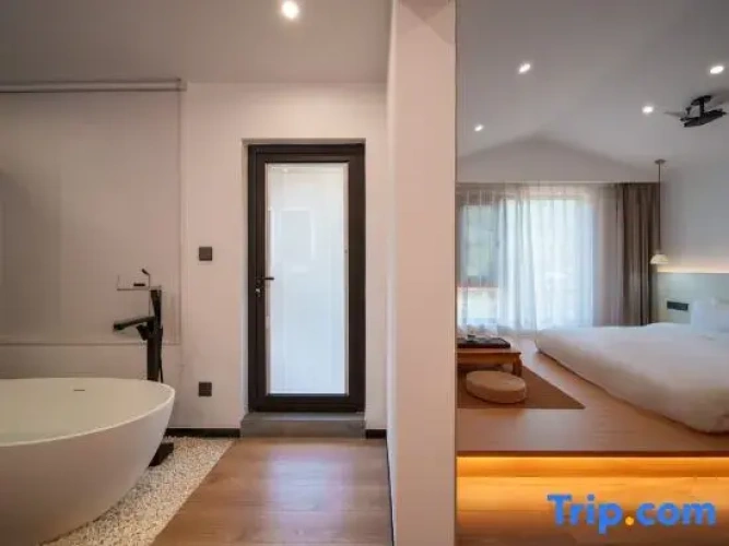 Deluxe Double Suite