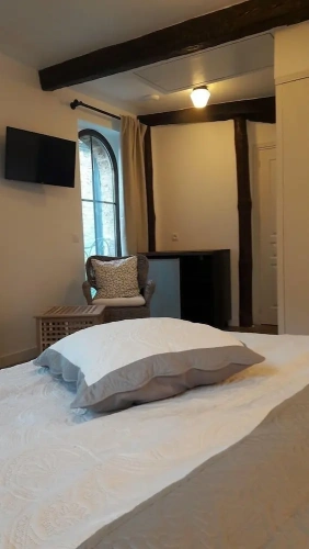 2 Bedrooms Suite with balcony and with garden view