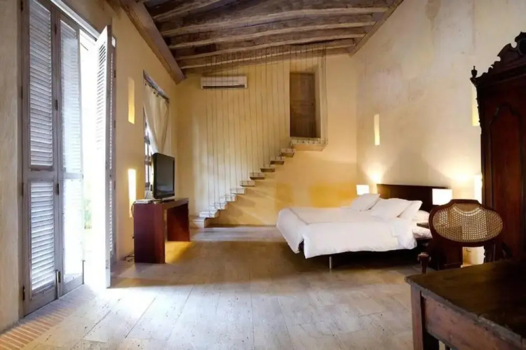 Casa Pombo 102