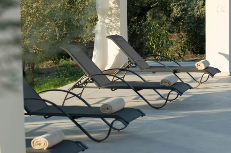Villa Olive Green