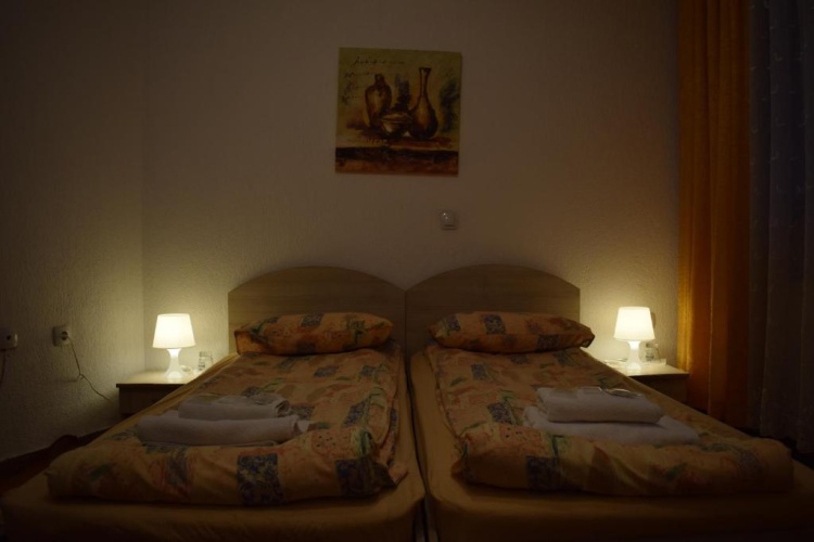 Standard Twin room with balcony