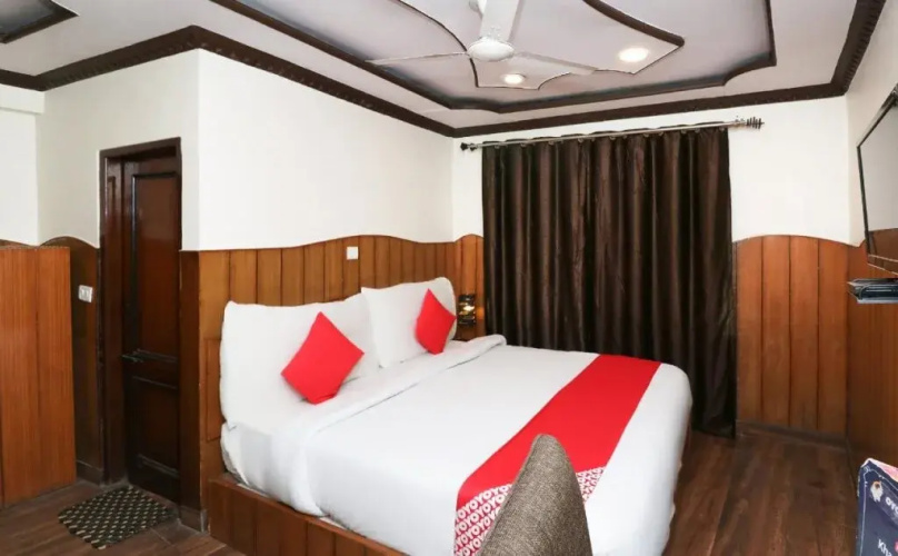 OYO 1045 Hotel Ashirward