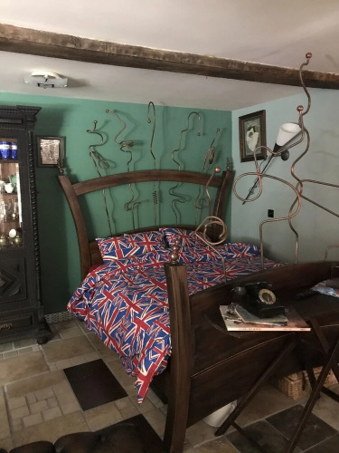 1940s Riverside Apartment