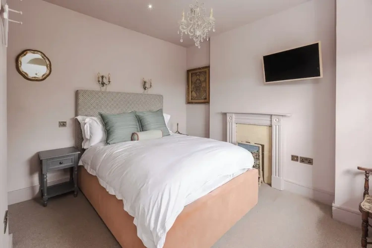Standard Single room with city view