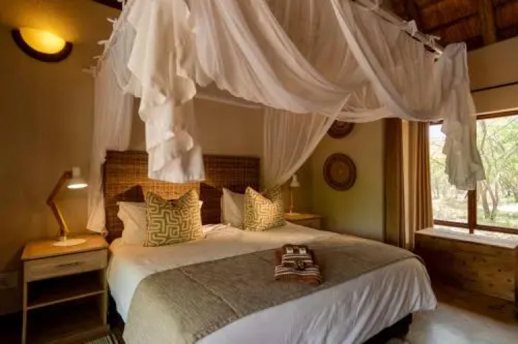 Giraffe Lodge