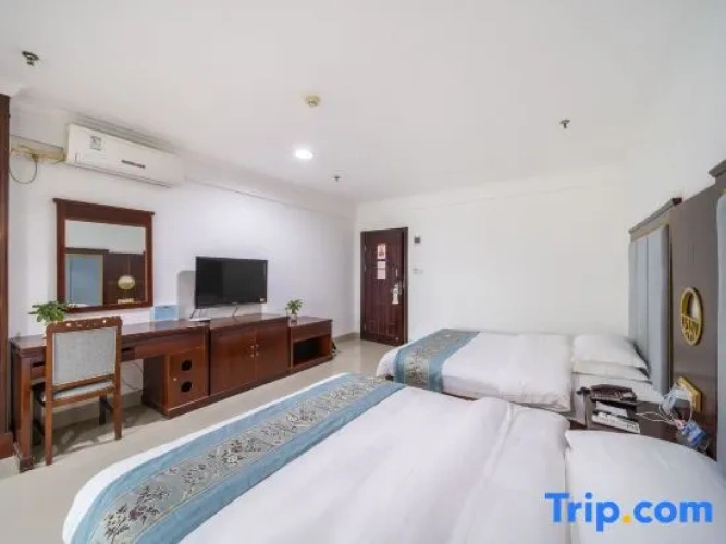 Standard Triple Family room
