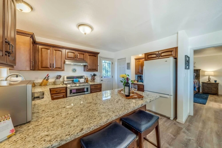 3 Bedrooms Cottage