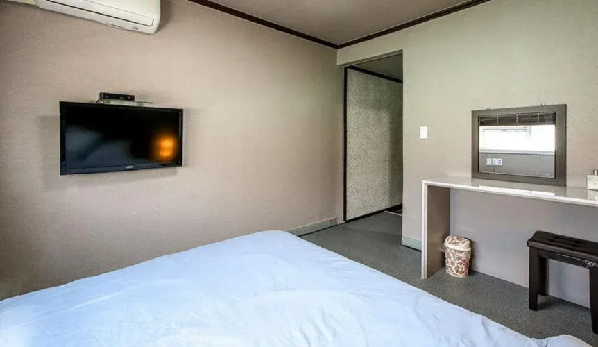 Seven Motel