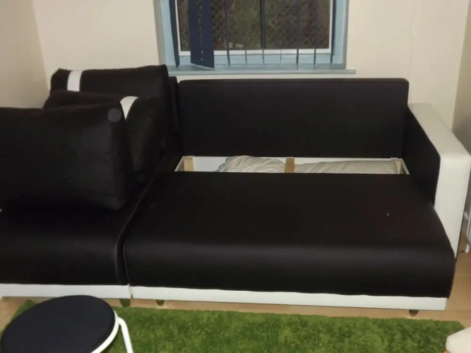 2 Bedrooms House