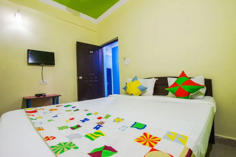OYO 22472 Home Elegant Studio Apartment Baga