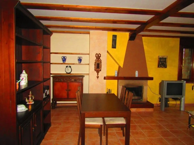 2 Bedrooms Cottage