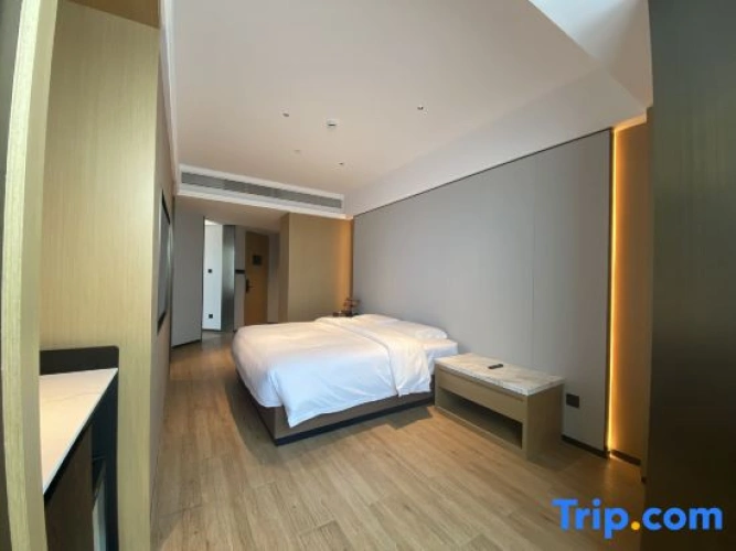 2 Bedrooms Royal Family Suite with city view