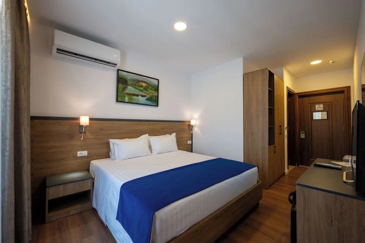 Deluxe Double room with pool view