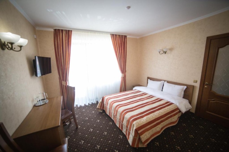 Junior Suite with balcony and with view