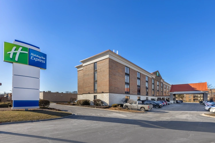 Holiday Inn Express Crestwood