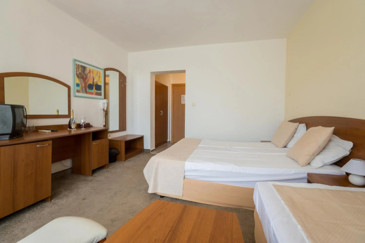 Perla Plaza Hotel