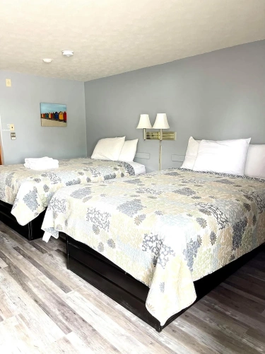 Deluxe Quadruple room with pool view