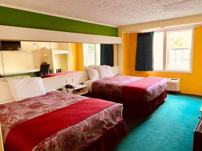 Holiday Lodge