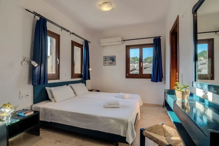 5 Bedrooms Villa with sea view
