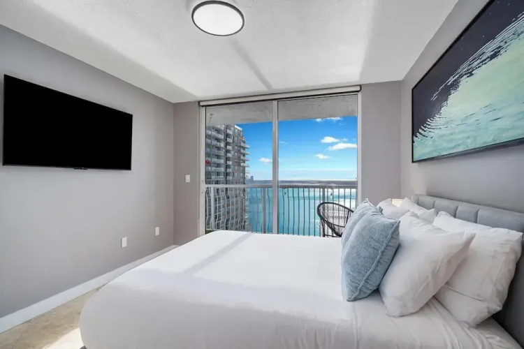1200 Brickell Bay Drive #3102