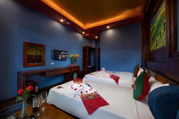 Standard Triple room with balcony