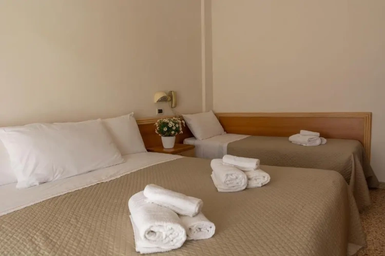 Standard Triple room with balcony