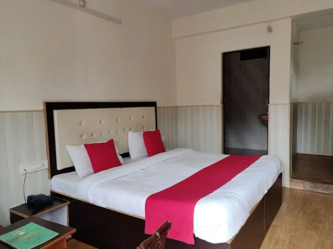 Hotel Green Woods